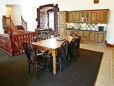 Kulübe Pele Tower *
